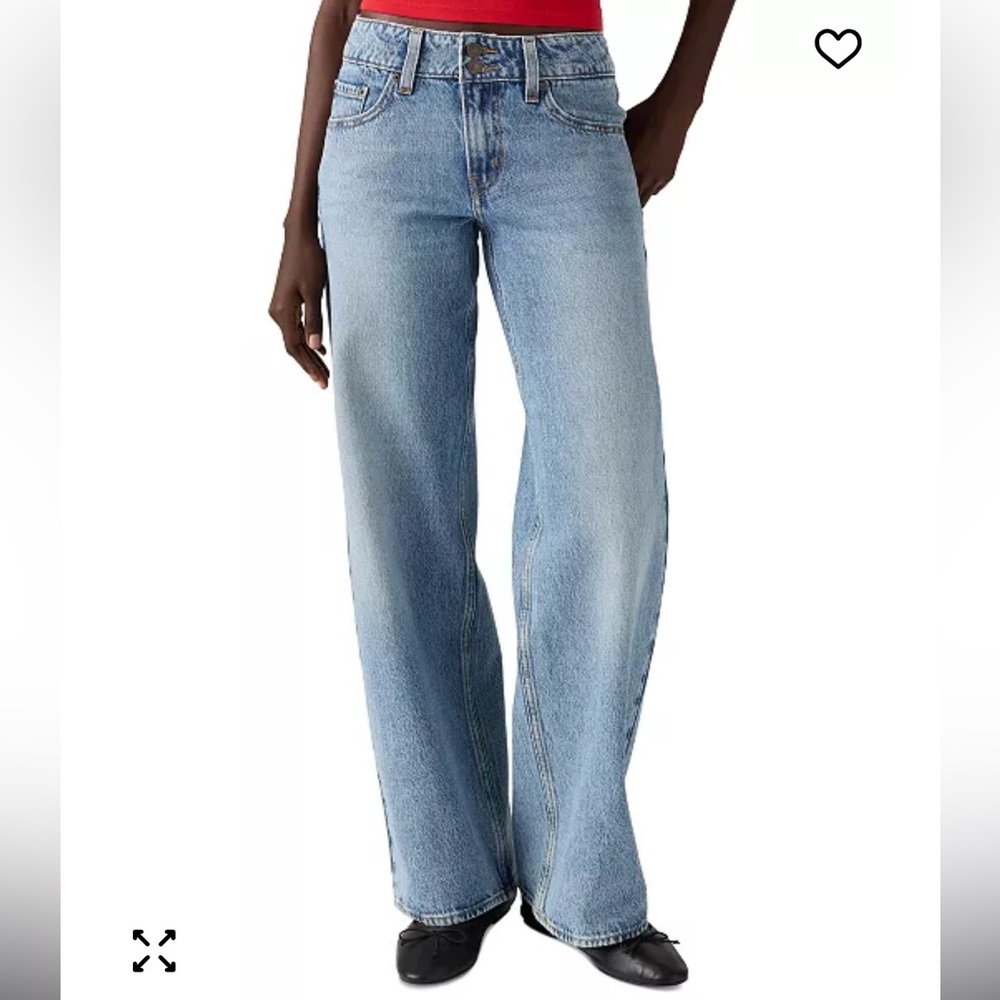 Levi’s Women’s Double-Button Relaxed Fit Denim Jean Light Blue Y2K